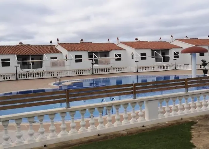 Bord De & Piscine A Son Bou - / 4 Pers *